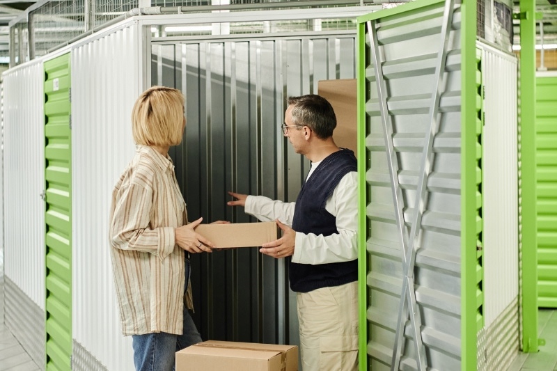 small-warehouse-vs-self-storage